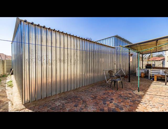 5 BEDROOM HOUSE FOR SALE IN POMONA